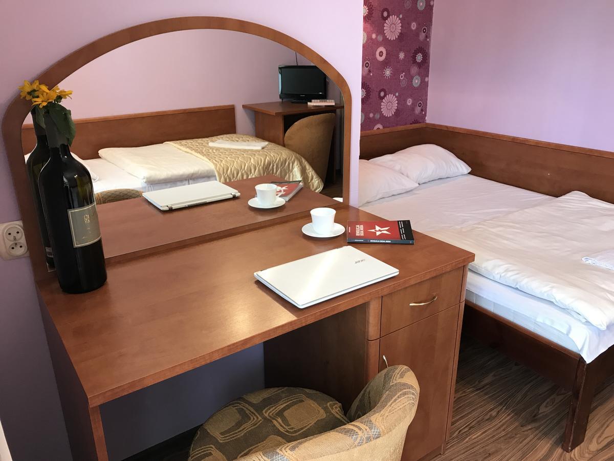 Bed and Breakfast Gosciniec Kukle Exterior foto